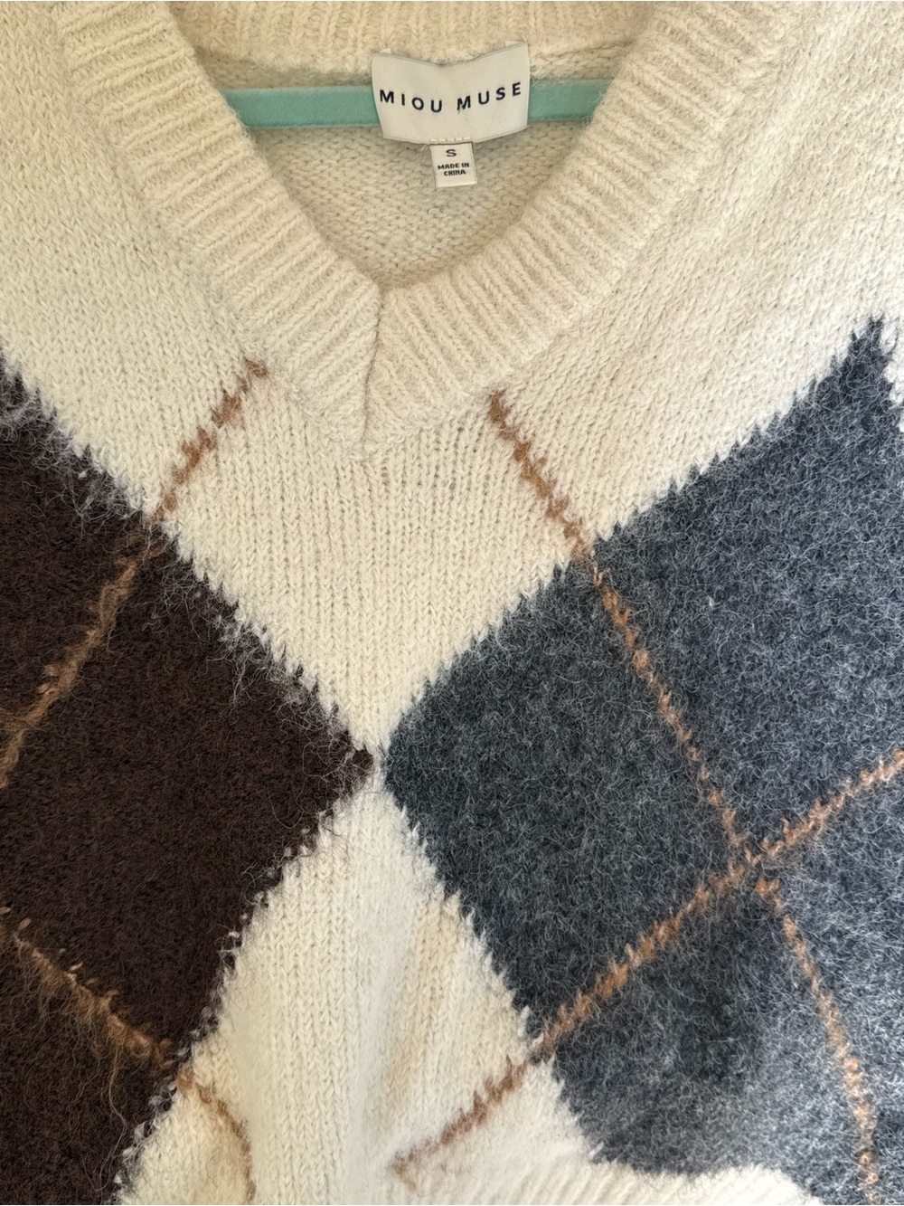 Miou Muse Women's Cream Argyle V-Neck Sweater